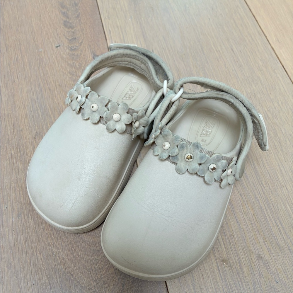 Zara Cream Floral-Trim Slip-On Kids Shoes